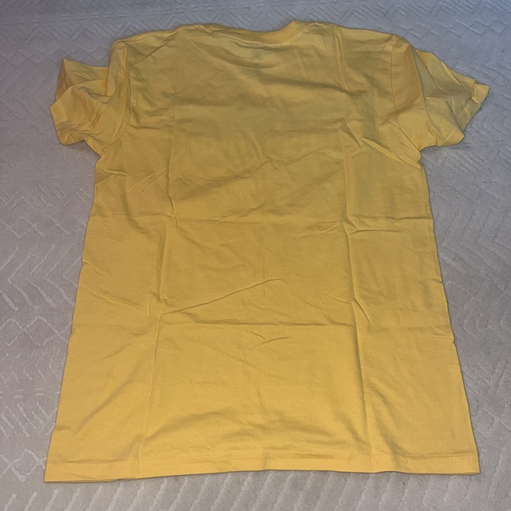 Yellow Disneyland T-shirt size small NWOT - Picture 4 of 4